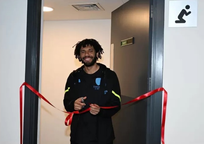 Mohamed Elneny Meresmikan Sebuah Mushola yang telah ia buat di Emirates Stadium.