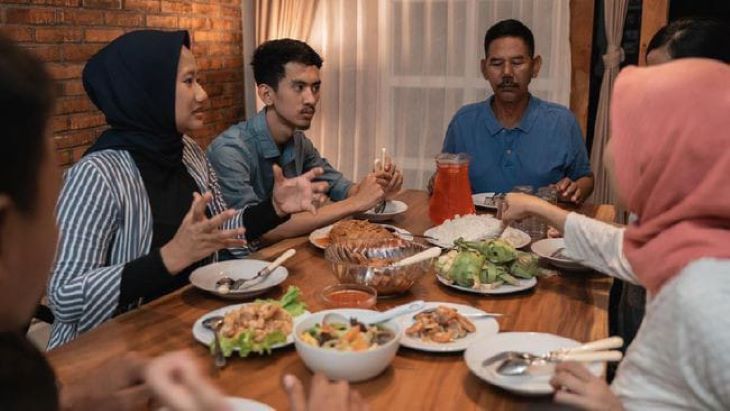 Caption:  Menjaga Stamina Puasa Sekaligus Menurunkan Berat Badan Selama Ramadhan.