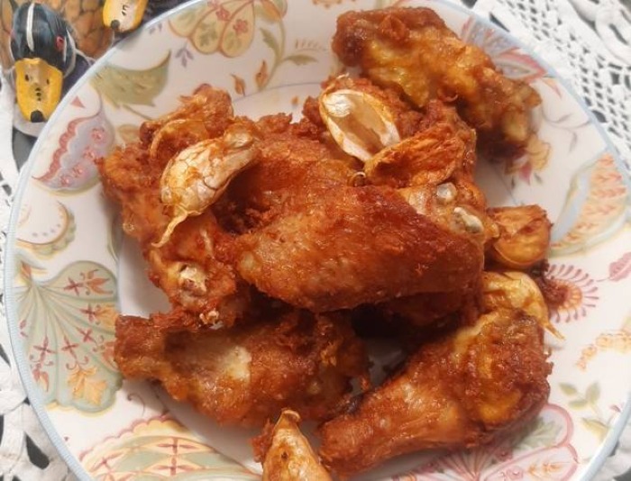 Ayam goreng bawang putih hanya dengan lima bahan rasa restoran ala Chef Devina Hermawan.