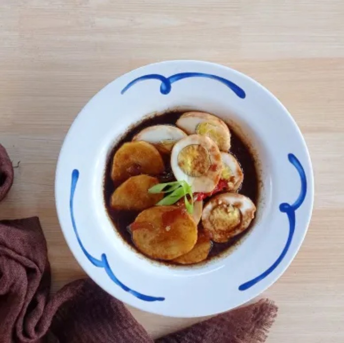 Semur telur kentang yang nikmat.