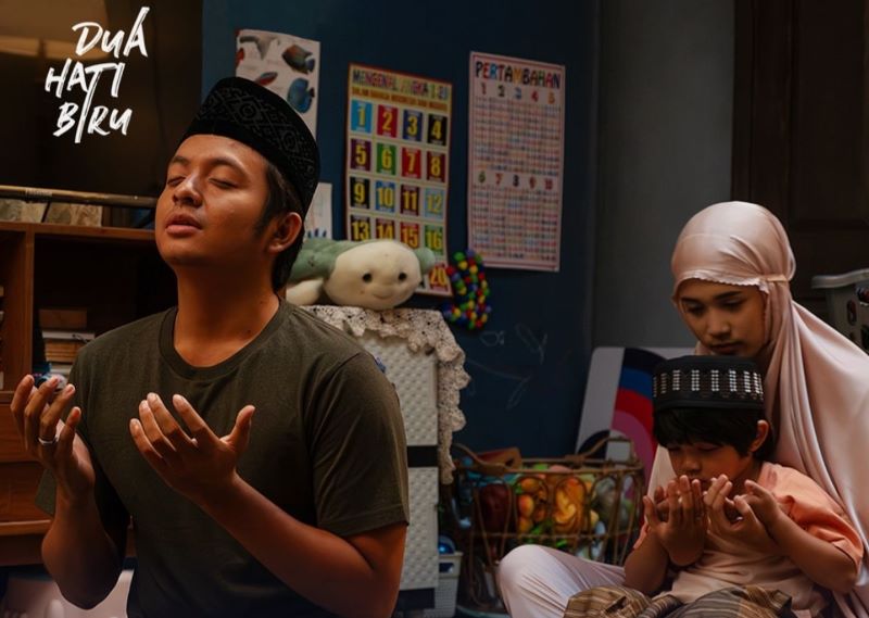 Cuplikan film "Dua Hati Biru&rdquo; merupakan film lanjutan dari "Dua Garis Biru" segera tayang di Bioskop Indonesia pada April mendatang.