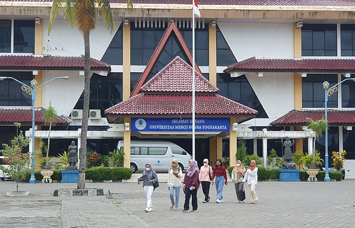 BERI DUKUNGAN: Mahasiswa Universitas Mercu Buana Yogyakarta (UMBY) didukung untuk mengembangkan usaha melalui inkubator bisnis (inkubis).