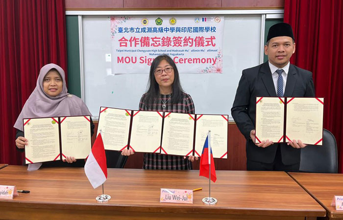 KERJA SAMA: Sesi penandatanganan Memorandum of Understanding (MoU) Madrasah Muallimaat Jogjakarta dengan Taipei Municipial Chengyuan High School dan Taipei Municipial Z