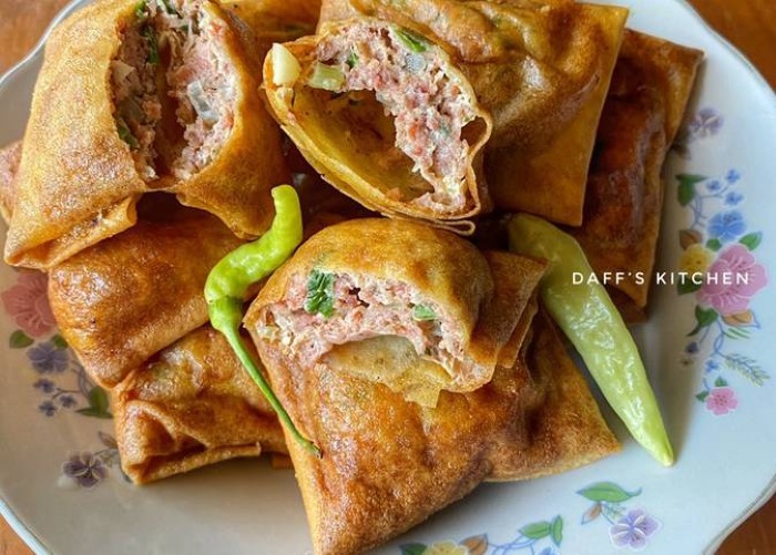 Martabak telur kornet crispy.