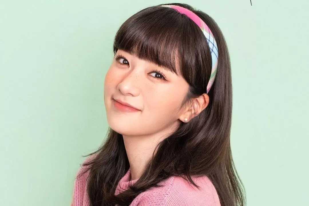 Artis Korea memerankan film yang tengah booming yakni Yoon Bomi