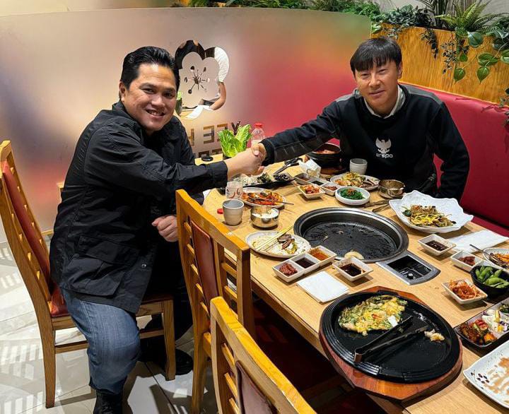 Kontrak Shin Tae-yong resmi diumumkan diperpanjang hingga 2027 melalui kanal instagram resmi Ketua Umum PSSI Erick Thohir.