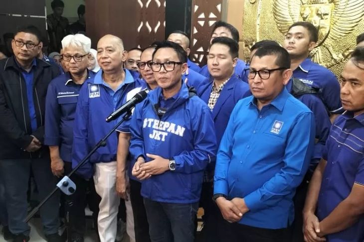 Ketua DPW PAN DKI Jakarta Eko Hendro Purnomo atau Eko Patrio di kantor KPU DKI Jakarta, Jumat (12/5).