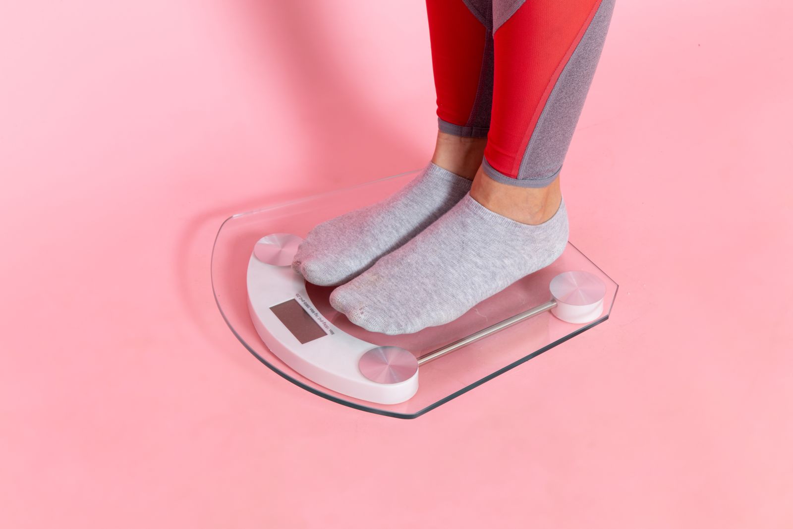 ilustrasi menimbang berat badan