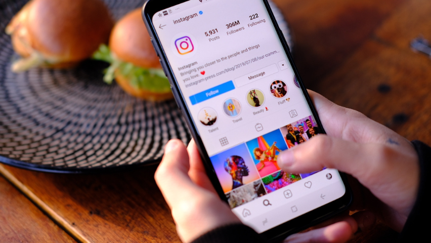 Ilustrasi menyembunyikan status aktif Instagram.