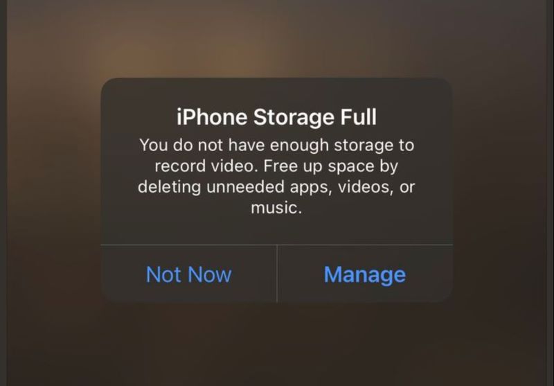 Ruang penyimpanan penuh pada iPhone.