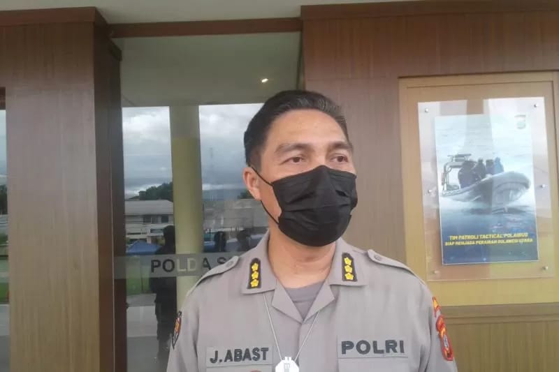 Kabid Humas Polda Sulut Kombes Pol Jules Abraham Abast.