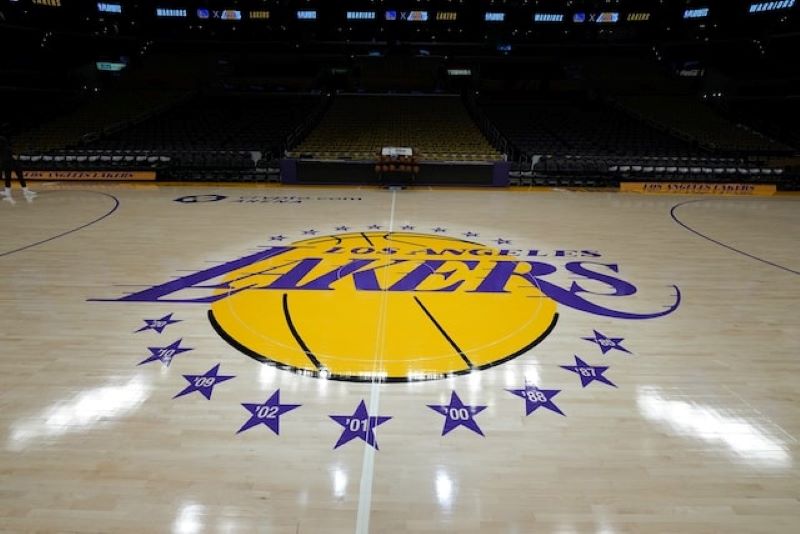 Lambang Lakers di Crypto Arena.