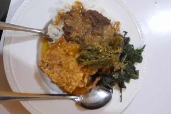 Sajian menggoyang lidah Brongkos Kikil Bu Topo Kendal membawa citarasa yang unik khas kuliner legendaris.