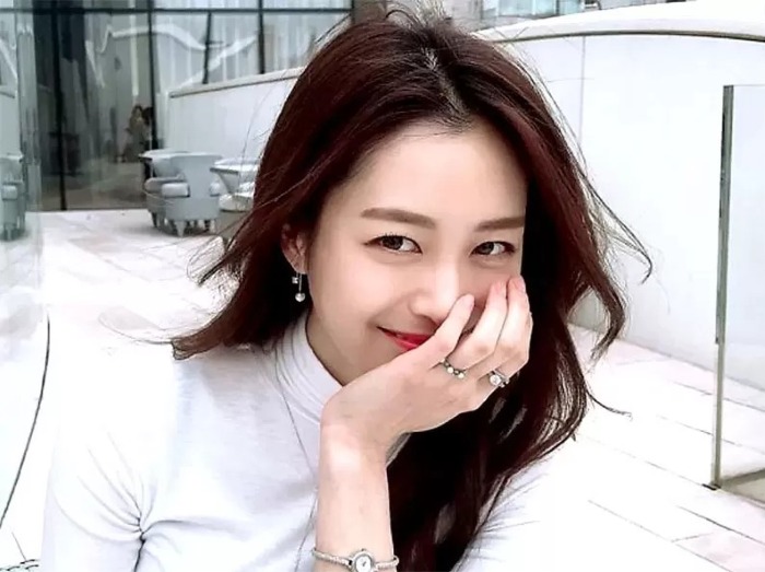 Song Da Eun.