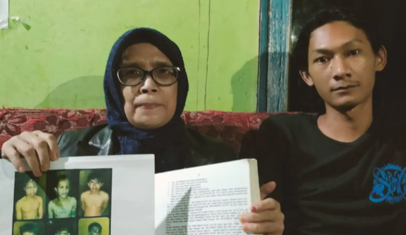 Saka Tatal didampingi kuasa hukumnya TItin Prialianti dalam kasus pembunuhan Vina Cirebon.