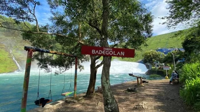 Wisata Taman Badegolan Kebumen yang Viral