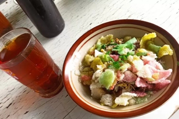 Soto Pak Jasim salah satu soto legendaris di Banyumas yang enak dan affordable banget.