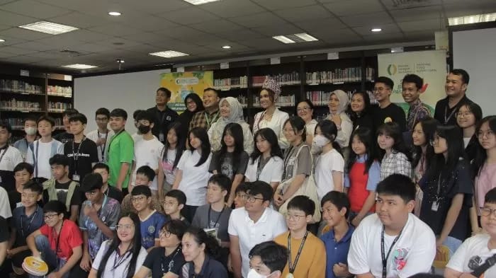 Kampanye #MotherofNature: No Food Waste di Binus School Serpong kolaborasi Puteri Indonesia dengan Badan Pangan Nasiona.(@jawapos.com )