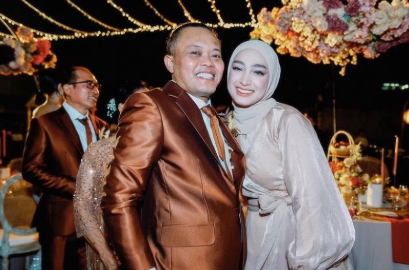 Sule dan kekasihnya Santyka Fauziah.