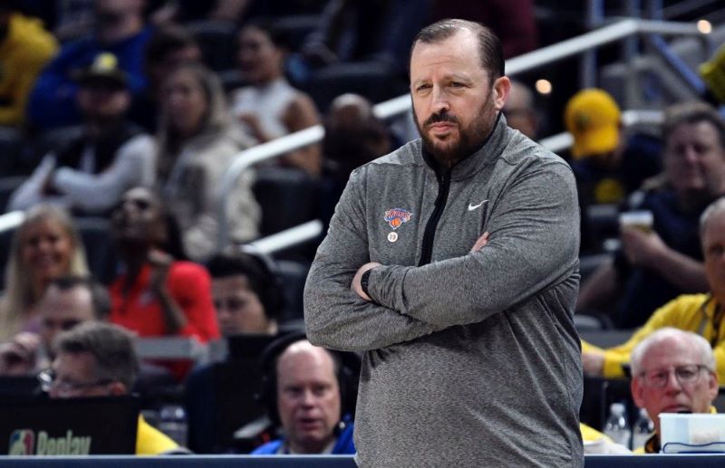 Thom Thibodeau saat melatih Tim Basket Knicks.