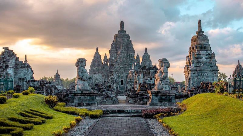 Rekomendasi destinasi wisata.