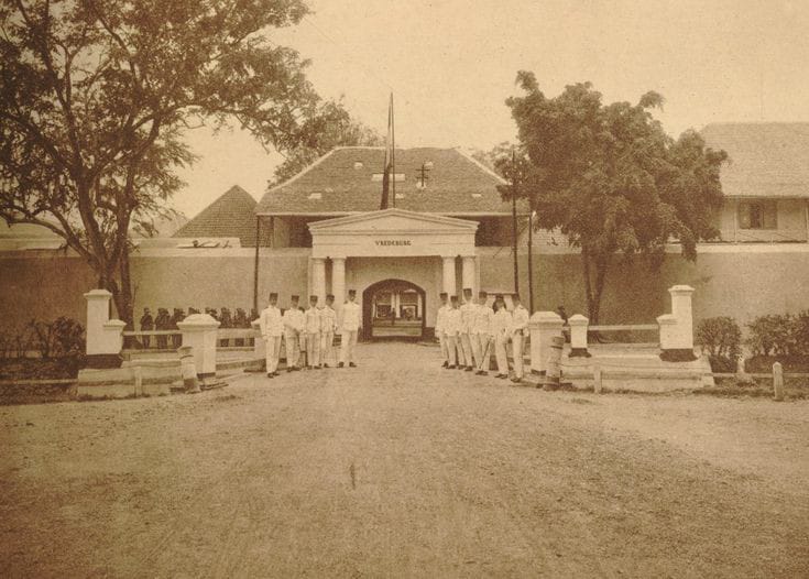 Salah satu tempat angker di Jogja Benteng Vredeburg. ( Foto dari pinterest )