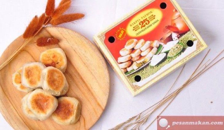 Bakpia menjadi salah satu oleh-oleh kuliner khas Jogjakarta. ( Foto dari pinterest )