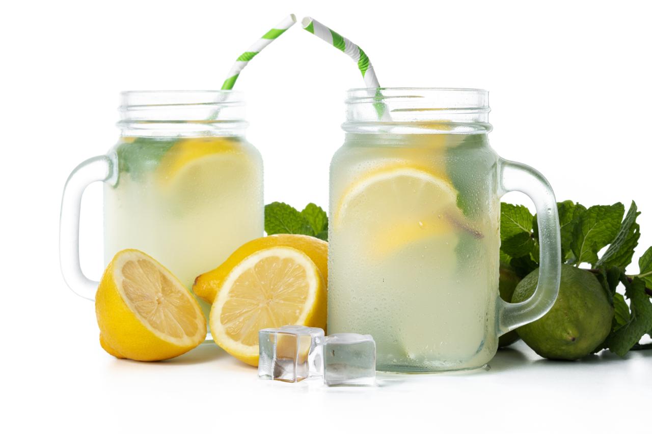 jus lemon (freepik/ chandlervid85)