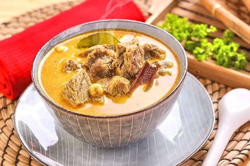 Gulai sapi.