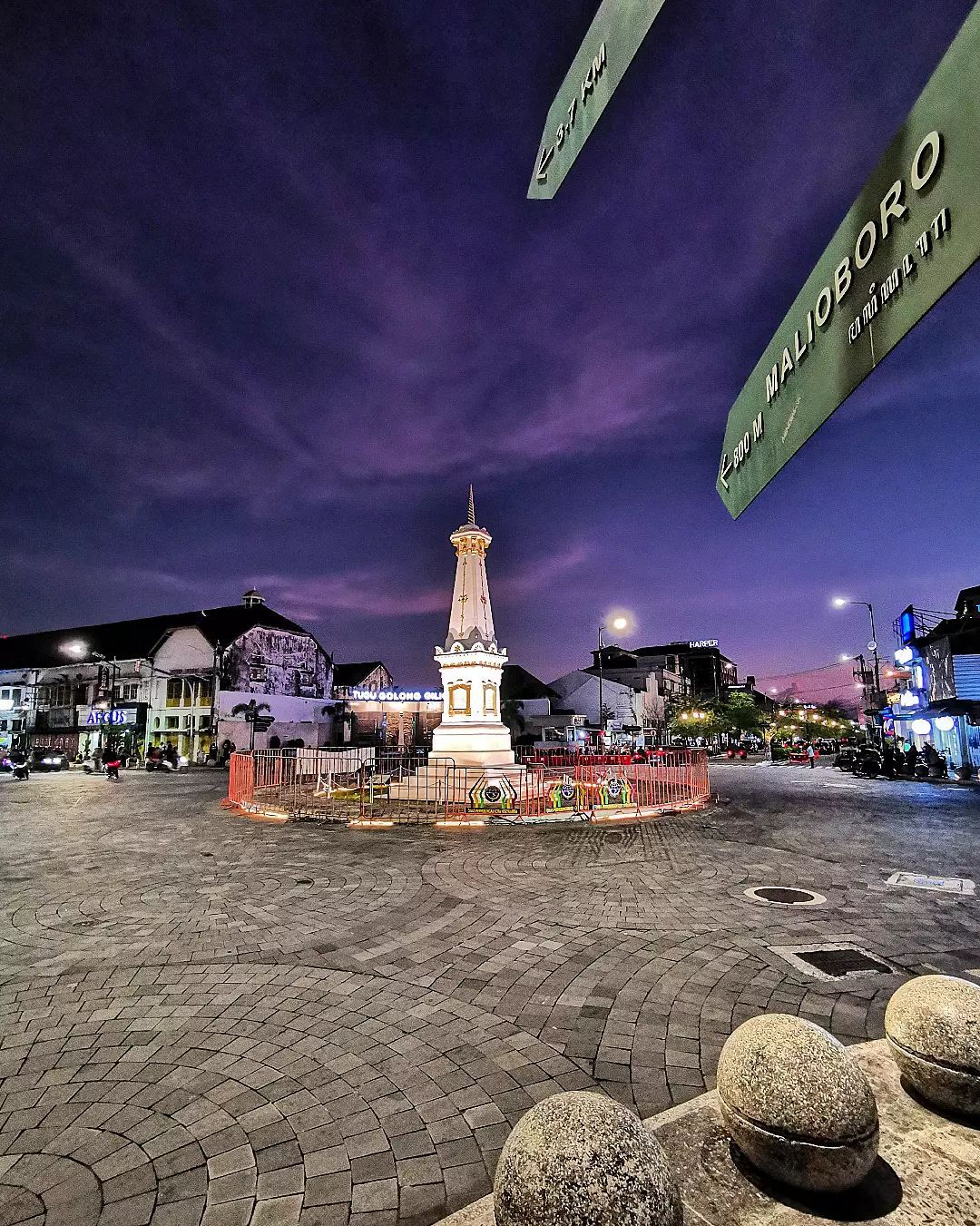 tugu jogja (ig/malioboro_insta)