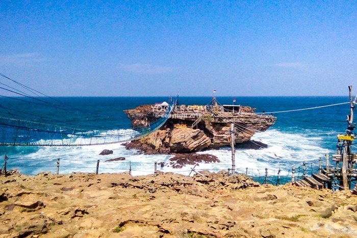 Foto:Pantai Timang- Wahana Ekstrim Menguji Adrenalin. (YogYes.com)