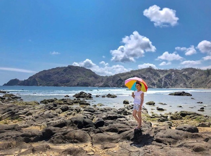 Foto:Tempat Wisata Pantai Wediombo di Jogja Paling Instagramable. (Kanal Jogja)