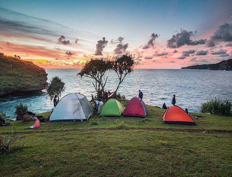 Camping Di Pantai Kesirat (ig/roh_kyt)