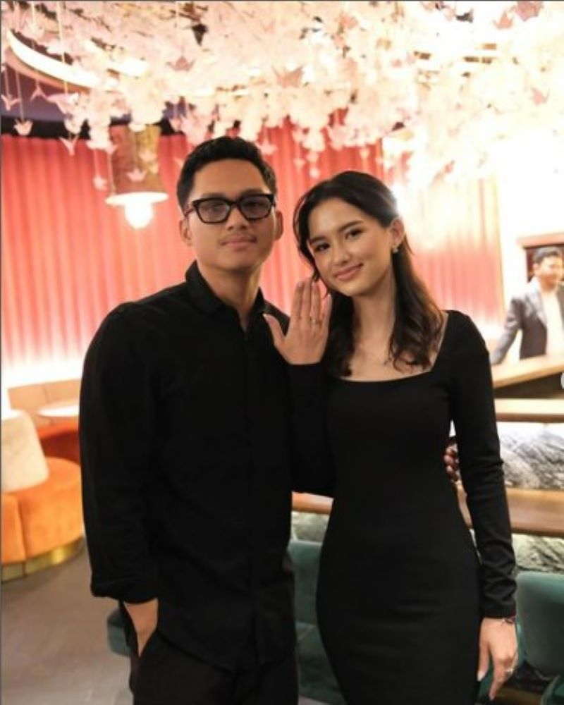 Azriel Hermansyah dan Sarah Menzel.