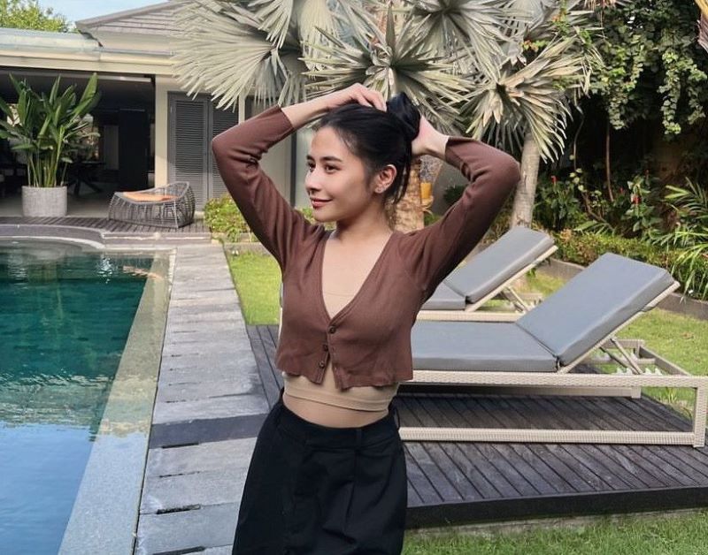 Penampilan terbaru Prilly Latuconsina.