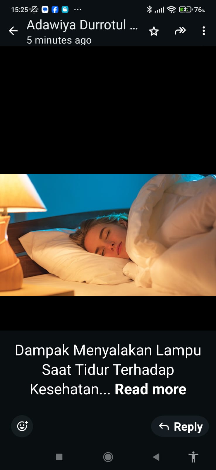 Ilustrasi tidur menyalakan lampu.  (shutterstock.com)