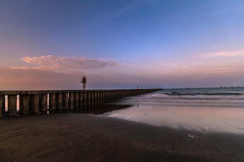 Sunset indah di Teluk Penyu, Cilacap, Jawa Tengah.