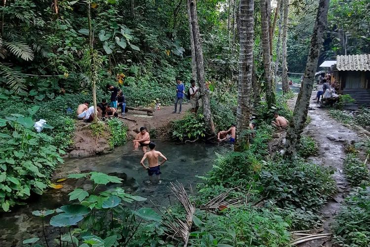 kolam Blumbang Roto (Instagram @kali_udal_gumuk)