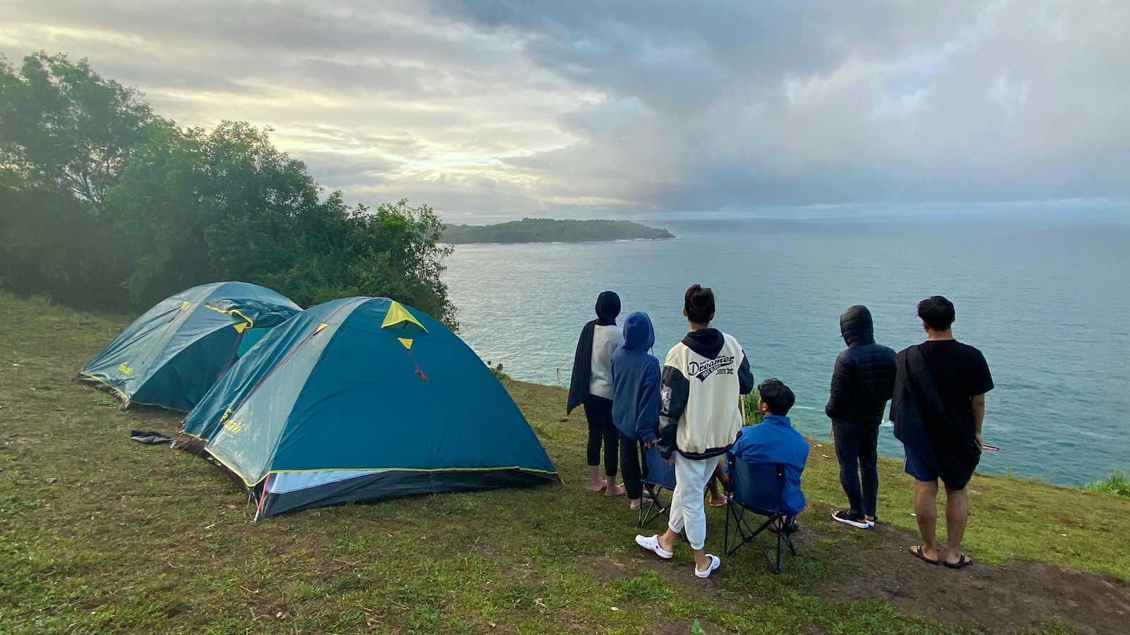 Camping di Bukit Pengilon, Gunung Kidul (Novianti Fitri Nadilah)