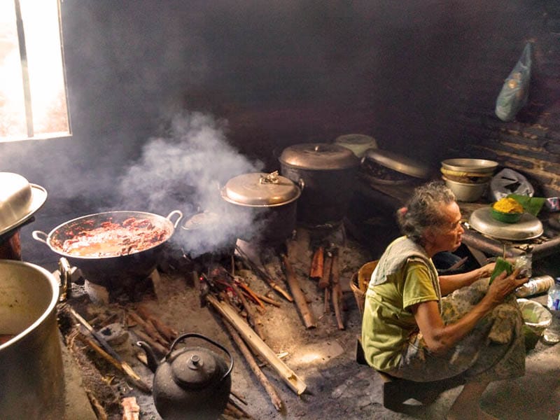 Caption: Gudeg Pawon. (foto: widyalokawisata.com)