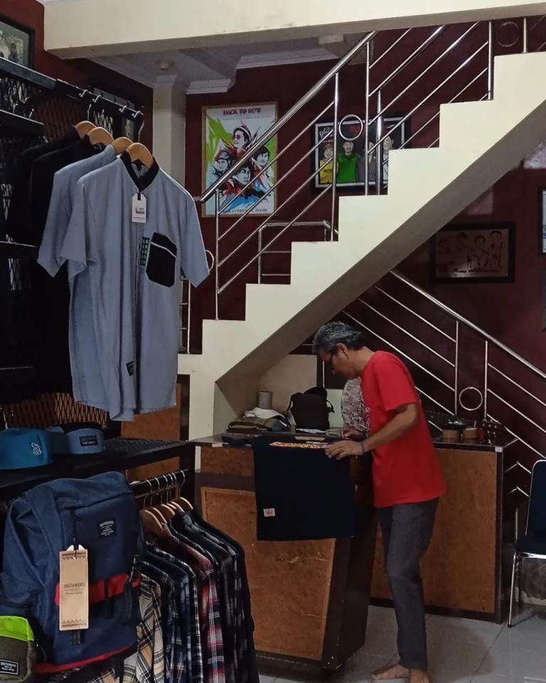 kantor sekaligus showroom SO7