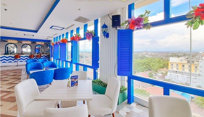 Menikmati Suasana Ala Santorini di Jogja (IG Yamas.skycafe)