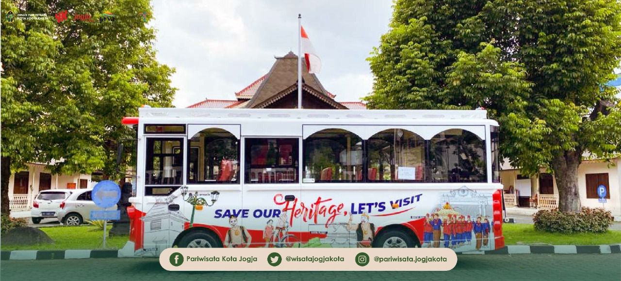 Bus Jogja Heritage Track.