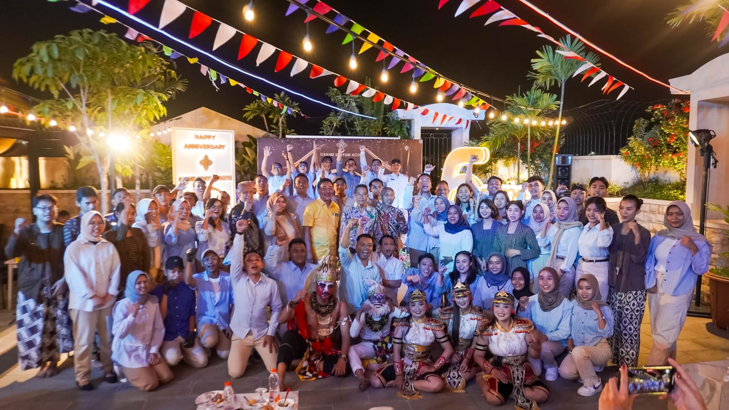 Kemeriahan perayaan Anniversary Grand Senyum Hotel Yogyakarta yang ke 6 (Grand Senyum Hotel)