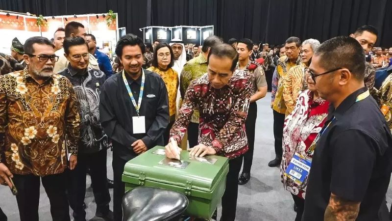 Jokowi menyatakan dukungannya terhadap program Ride To The Better Future yang digagas oleh Elders Elettrico