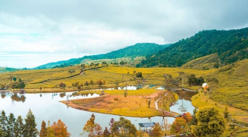 Telaga Saat Puncak Bogor.