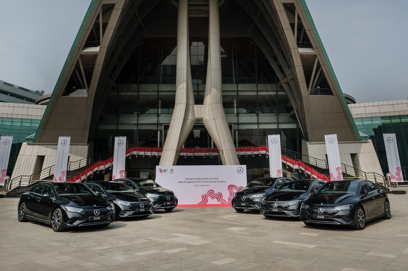 Mercedes Benz turut mendukung HUT RI ke-79 di IKN dengan mengirimkan 16 mobil listrik canggih.