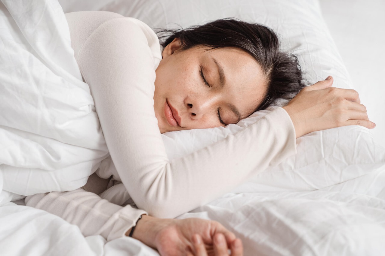 Tidur yang berkualitas membuat tubuh lebih segar dan bugar (lourenebevaart.com)