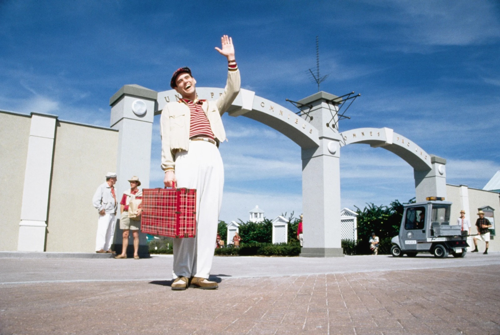 Foto Jim Carrey saat memerankan tokoh Truman Burbank pada film The Truman Show. (American Cinematographer)