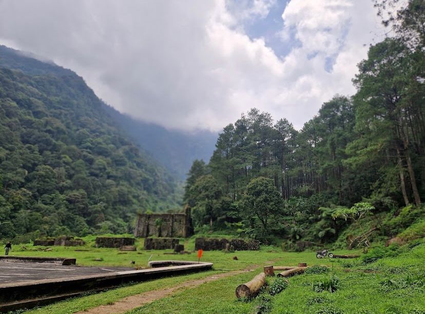 Foto Berg Puntang di Bandung.   (Google Maps)